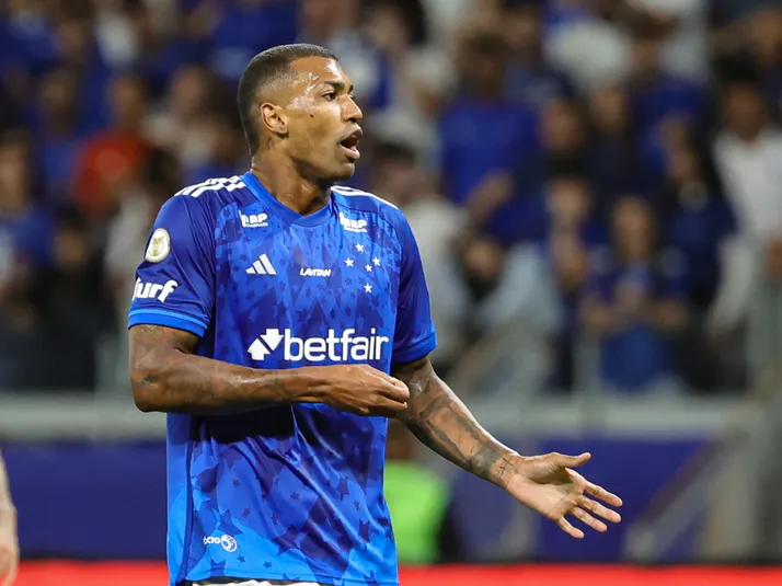 Bruno Spindel revela que Walace pode ser negociado pelo Cruzeiro