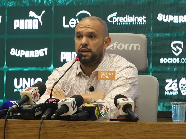 Mattheus Montenegro é cobrado por torcedores do Fluminense após derrota