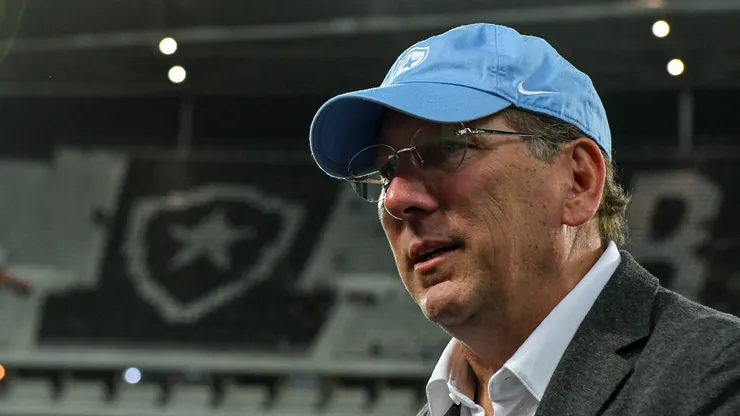 John Textor presidente da SAF do Botafogo durante partida contra o Atlético-GO no estádio Engenhão pelo campeonato Brasileiro A 2024. Foto: Thiago Ribeiro/AGIF