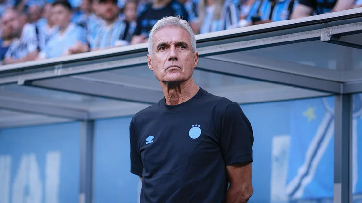 Luís Castro técnico do Grêmio durante partida contra o São Luiz-RS no estádio Arena do Grêmio pelo campeonato Gaúcho 2026. Foto: Maxi Franzoi/AGIF