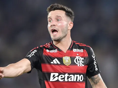 Saúl, do Flamengo, acompanha jogo do Atlético de Madrid