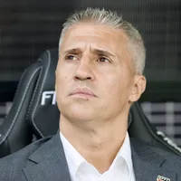 Torcida do São Paulo aponta erros de Crespo