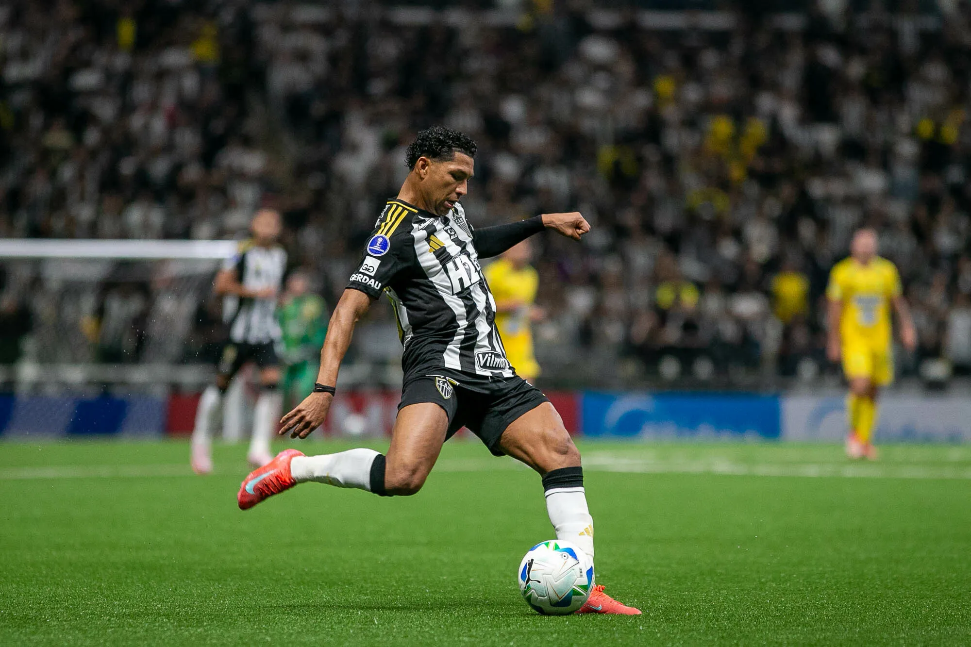 MG – BELO HORIZONTE – 24/07/2025 – COPA SUL-AMERICANA 2025, ATLETICO-MG X ATLETICO BUCAMARANGA – Rony jogador do Atletico-MG durante partida contra o Atletico Bucamaranga no estadio Arena MRV pelo campeonato Copa Sul-americana 2025. Foto: Fernando Moreno/AGIF