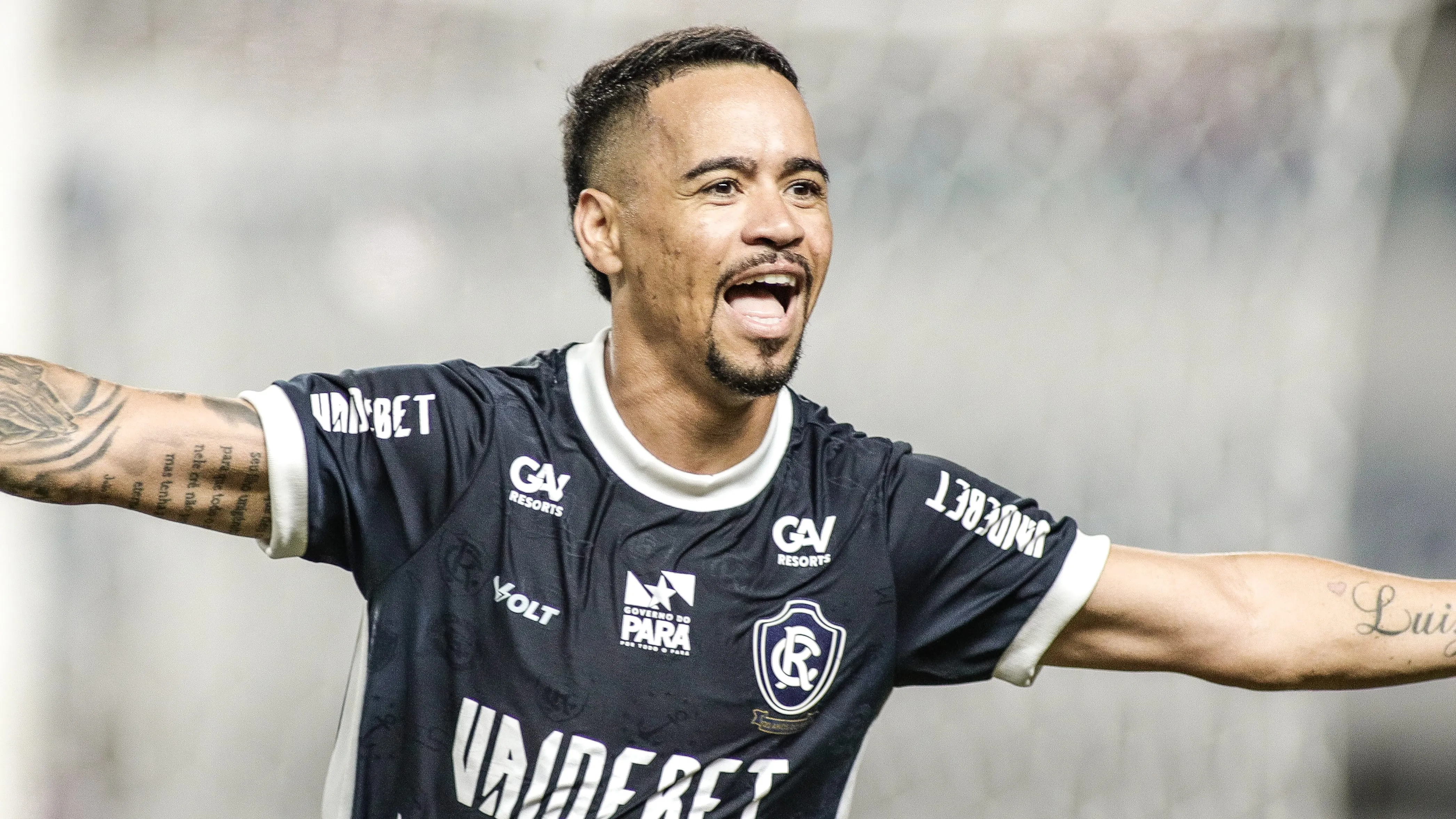 Yago Pikachu jogador do Remo comemora seu gol durante partida contra o Aguia de Maraba no estadio Mangueirao pelo campeonato [COMPETICAO]. Foto: Marcos Junior/AGIF