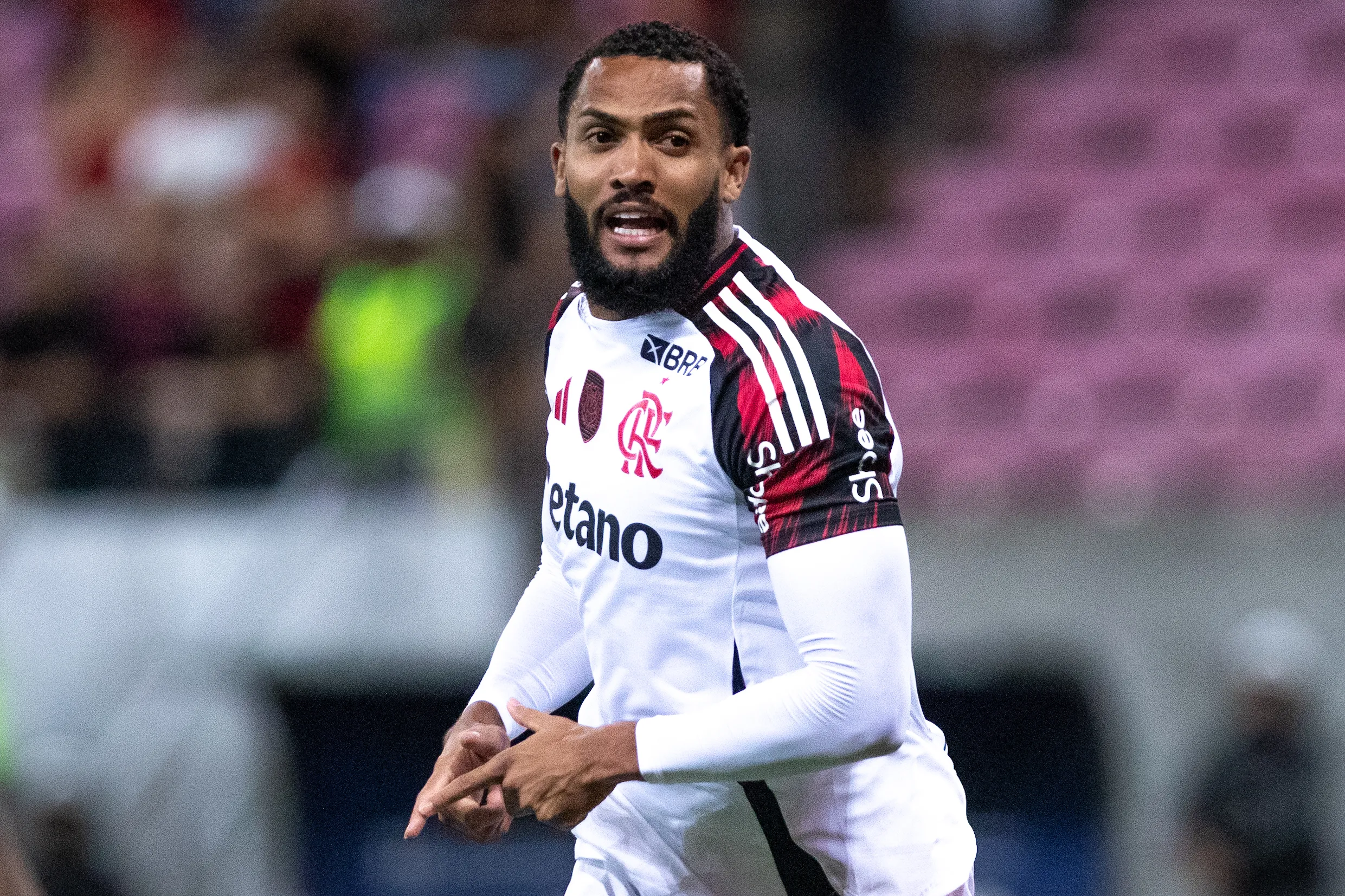 PE – SAO LOURENCO DA MATA – 15/11/2025 – BRASILEIRO A 2025, SPORT X FLAMENGO – Juninho jogador do Flamengo comemora seu gol durante partida contra o Sport no estadio Arena Pernambuco pelo campeonato Brasileiro A 2025. Foto: Rafael Vieira/AGIF