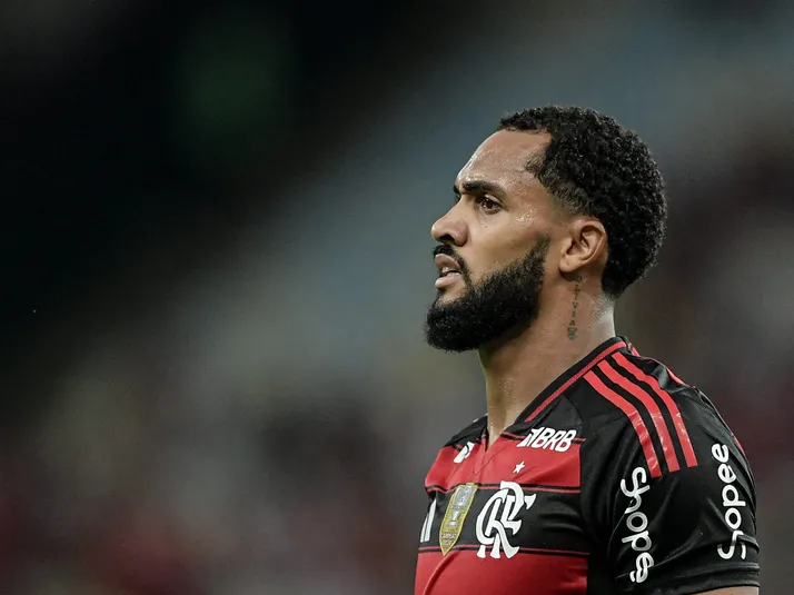 Flamengo gasta R$ 400 milhões após erro em contratação de Juninho