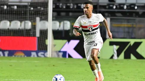 Marcos Antonio jogador do Sao Paulo durante partida contra o Internacional no estadio Vila Belmiro pelo campeonato Brasileiro A 2025. 
