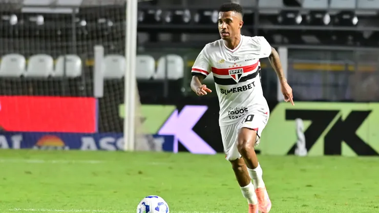 Marcos Antonio jogador do Sao Paulo durante partida contra o Internacional no estadio Vila Belmiro pelo campeonato Brasileiro A 2025.
