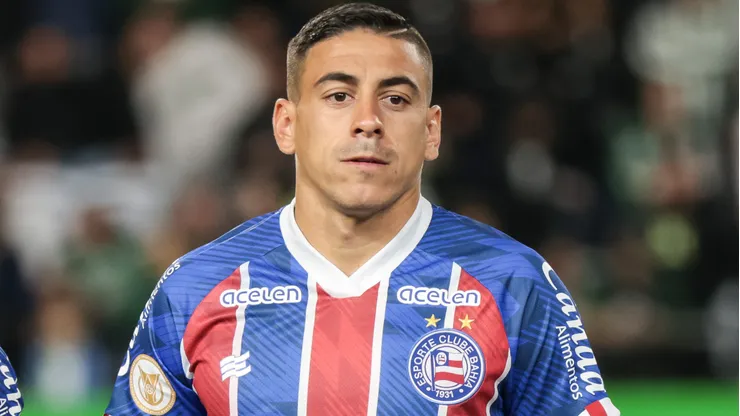 Camilo Cándido durante confronto entre Coritiba e Bahia no Campeonato Brasileiro de 2023.