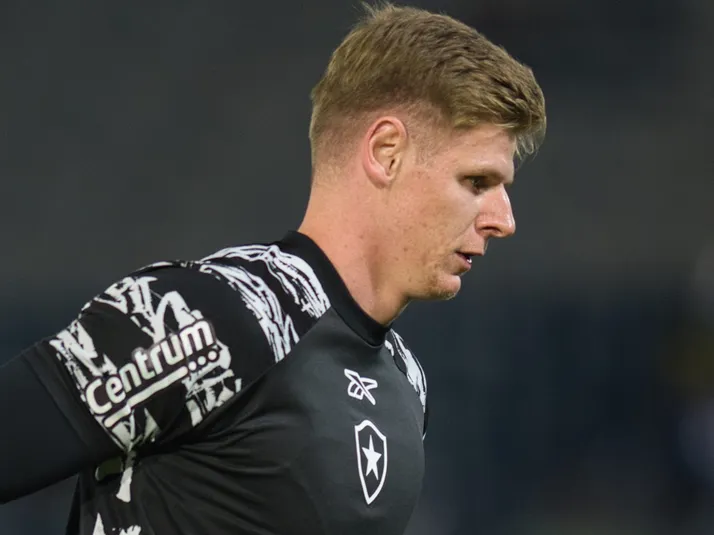 Raul é criticado pela torcida do Botafogo após derrota