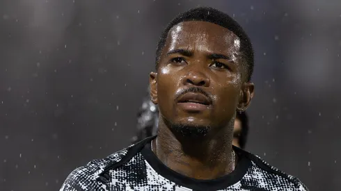 Cacá teve problema detectado no Corinthians. 
