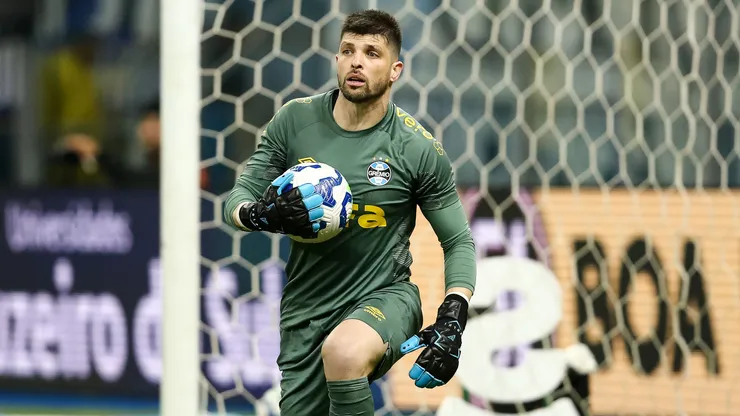 Tiago Volpi está perto de deixar o Grêmio