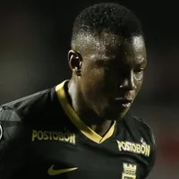 Vasco encaminha a contratação de Hinestroza