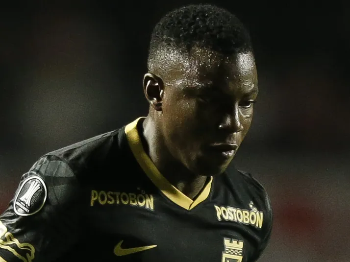 Vasco encaminha a contratação de Hinestroza