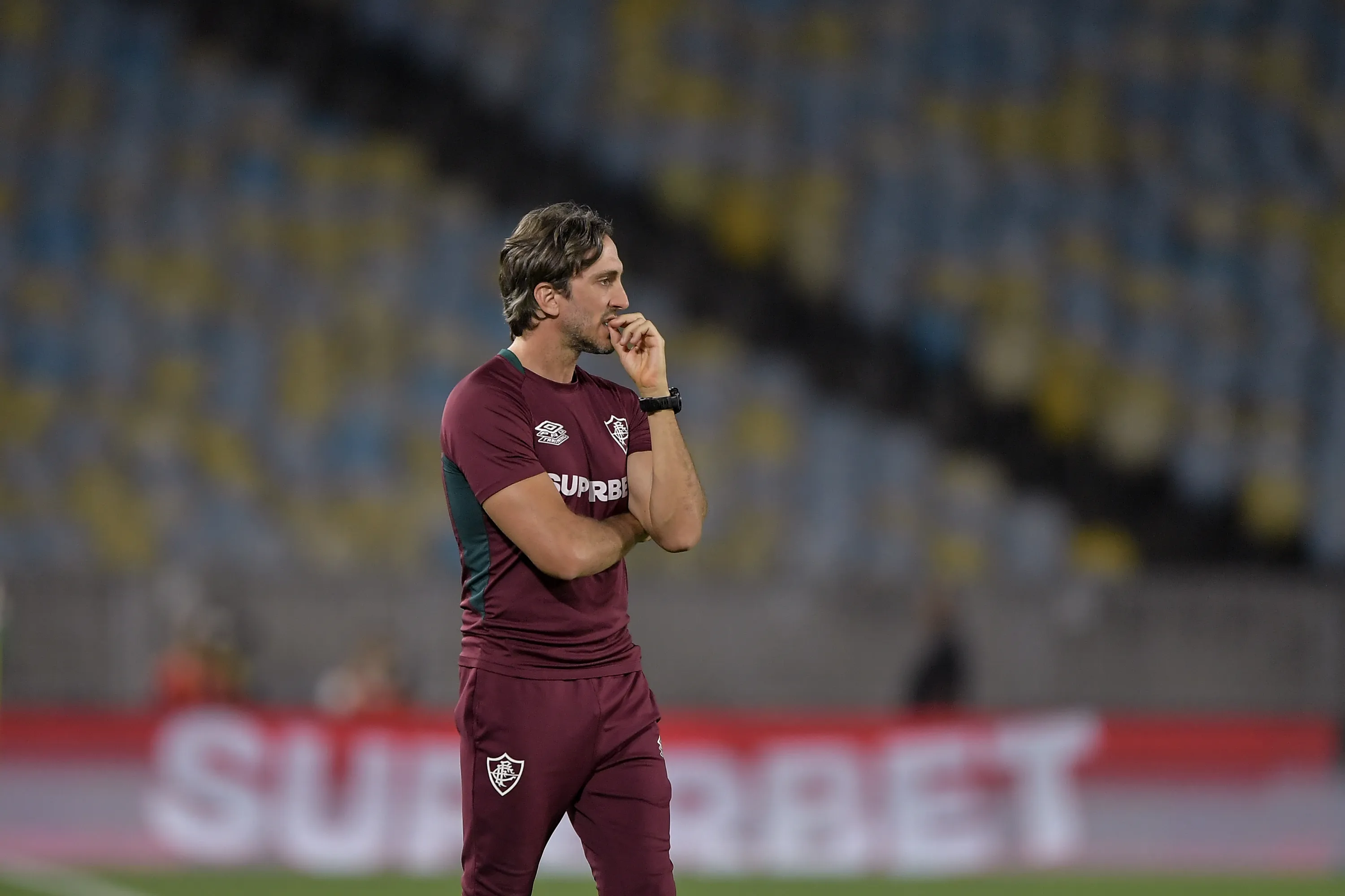 Luis Zubeldía comandando o Fluminense  – Foto: Thiago Ribeiro/AGIF