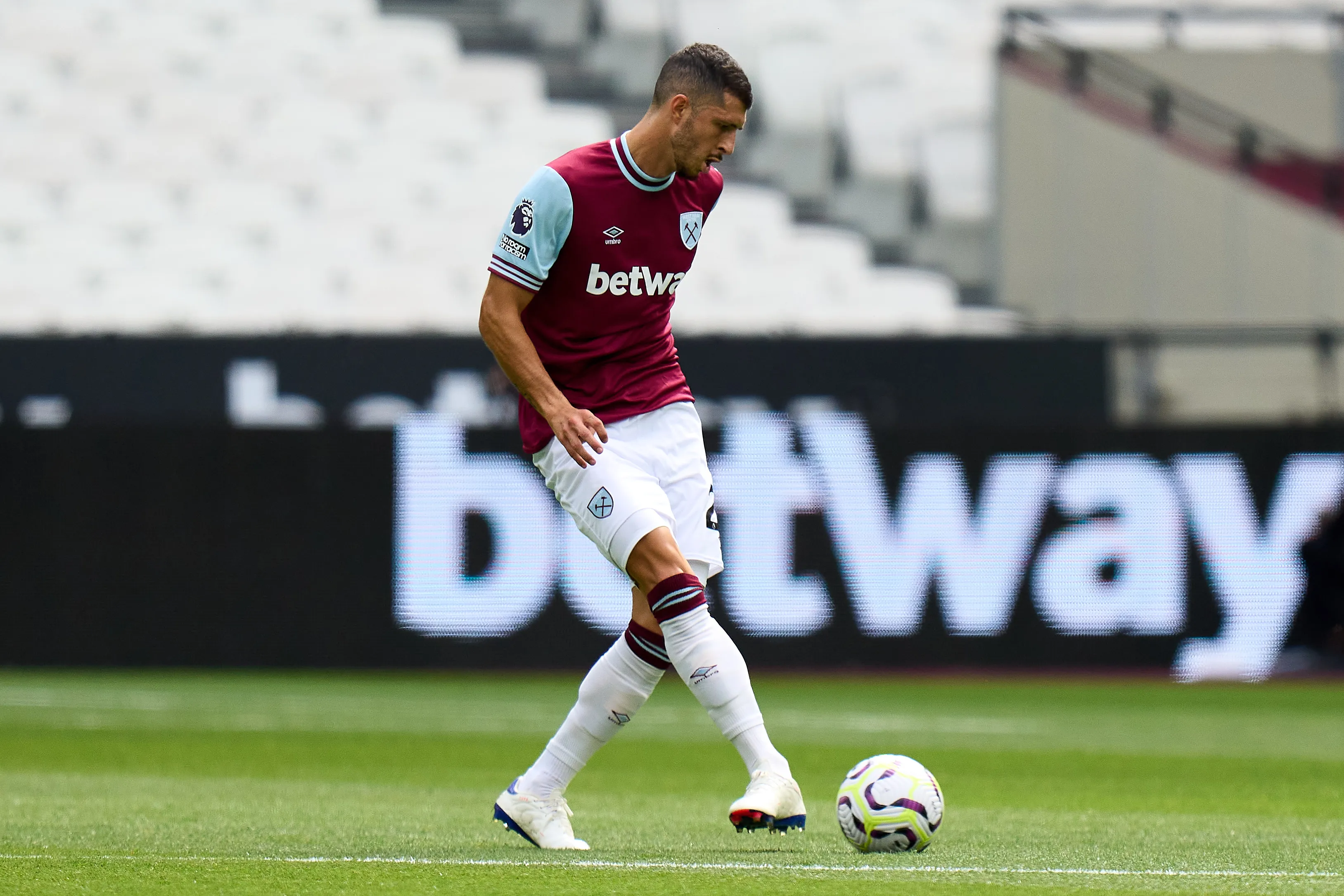 LONDON, ENGLAND – AUGUST 10: Guido Rodríguez of West Ham United passes the ball during the Pre-Season Friendly match between West Ham United and Celta Vigo at London Stadium on August 10, 2024 in London, England. (Photo by Angel Martinez/Getty Images)