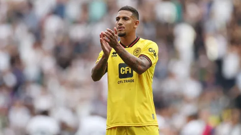 Vini Souza of Sheffield United applauds fans following the Premier League match between Tottenham Hotspur and Sheffield United at Tottenham Hotspur Stadium on September 16, 2023 in London, England. 
