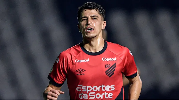 Vitor Bueno durante confronto entre Vasco x Athletico-PR no Brasileirão de 2023.