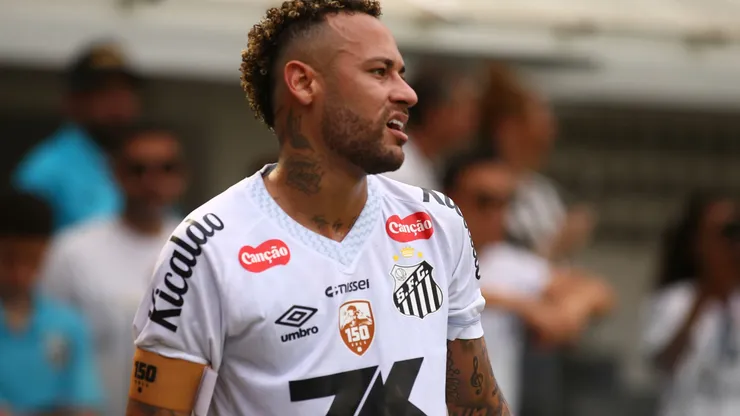 Neymar Jr jogador do Santos durante partida contra o Cruzeiro no estádio Vila Belmiro pelo campeonato Brasileiro A 2025. Foto: Mauricio De Souza/AGIF