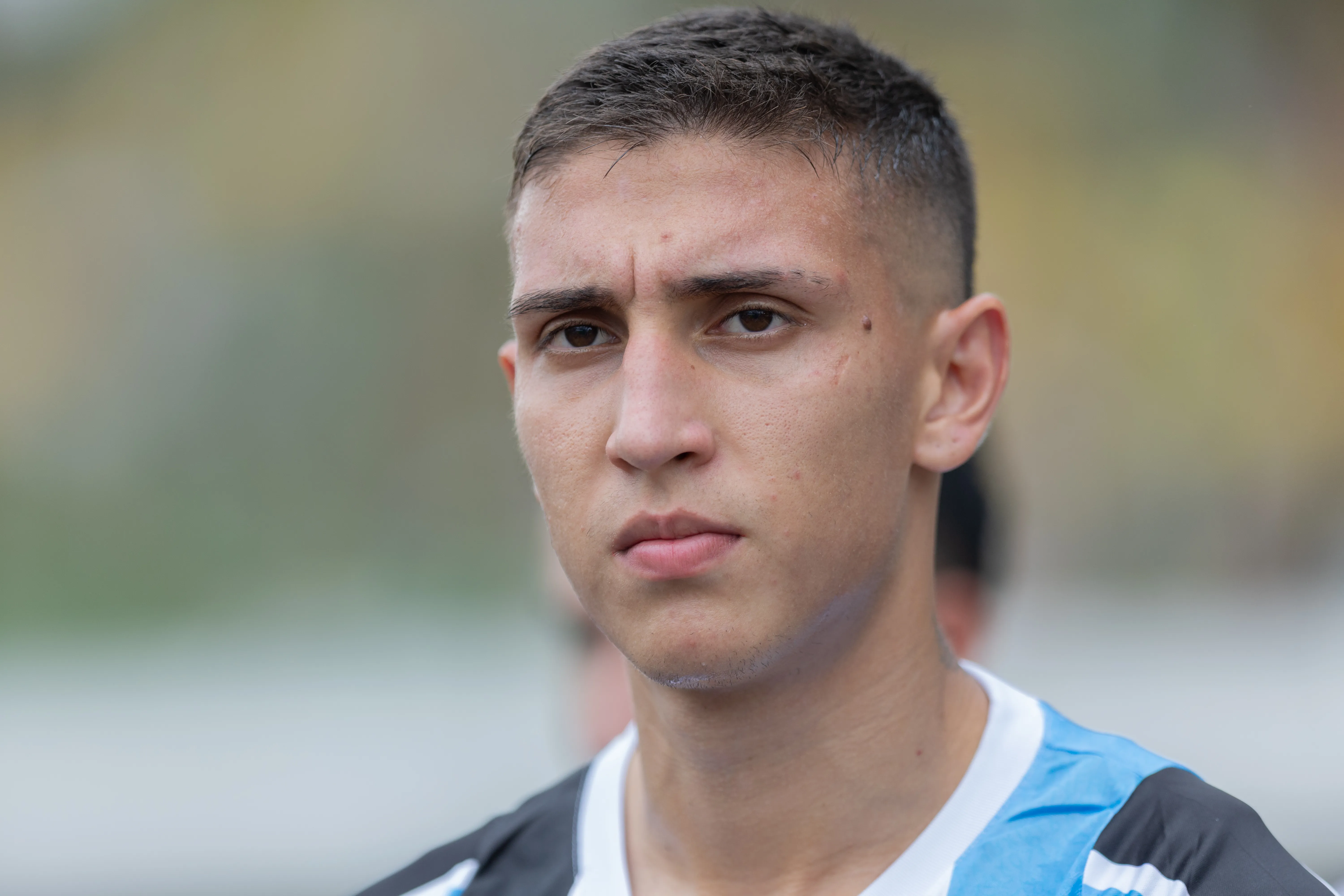 RS – ERECHIM – 15/02/2025 – GAUCHO 2025, YPIRANGA X GREMIO – Monsalve jogador do Gremio durante partida contra o Ypiranga no estadio Colosso da Lagoa pelo campeonato Gaucho 2025. Foto: Liamara Polli/AGIF