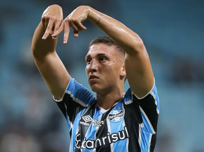 Monsalve volta a treinar pelo Grêmio e pode se aproximar de retorno