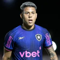 Botafogo fica a detalhes de emprestar Matheus Martins ao Feyenoord