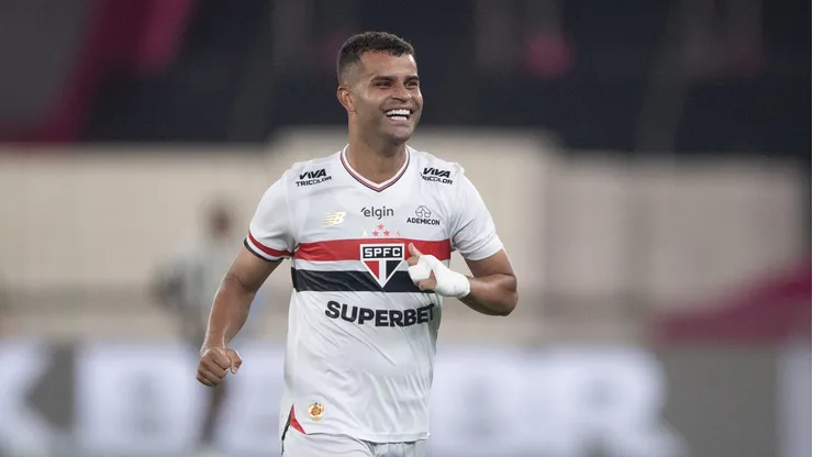 Alisson pode trocar o São Paulo pelo Corinthians.