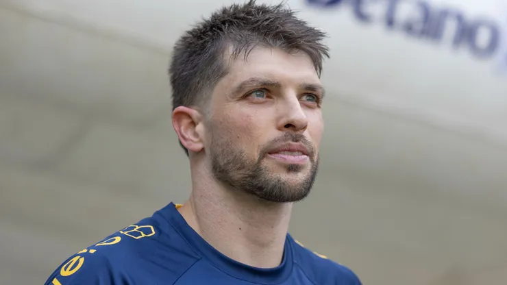 Tiago Volpi durante partida entre Grêmio e Mirassol no Brasileirão de 2025.