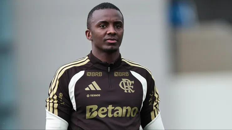 Andrew não foi regularizado e está fora do clássico. Foto: Gilvan de Souza/Flamengo