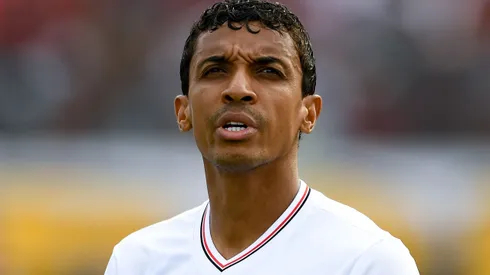 Luiz Gustavo durante confronto entre Vitória x São Paulo no Brasileirão de 2025.
