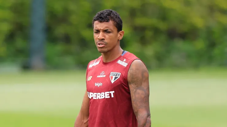 Luiz Gustavo jogador do Sao Paulo durante treino no Centro de Treinamento CT Barra Funda. Foto: Marcello Zambrana/AGIF