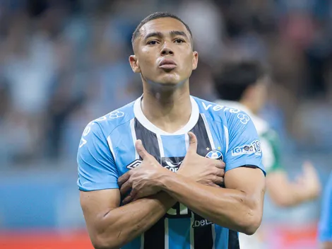 Carlos Vinícius compara Luís Castro e Mano Menezes