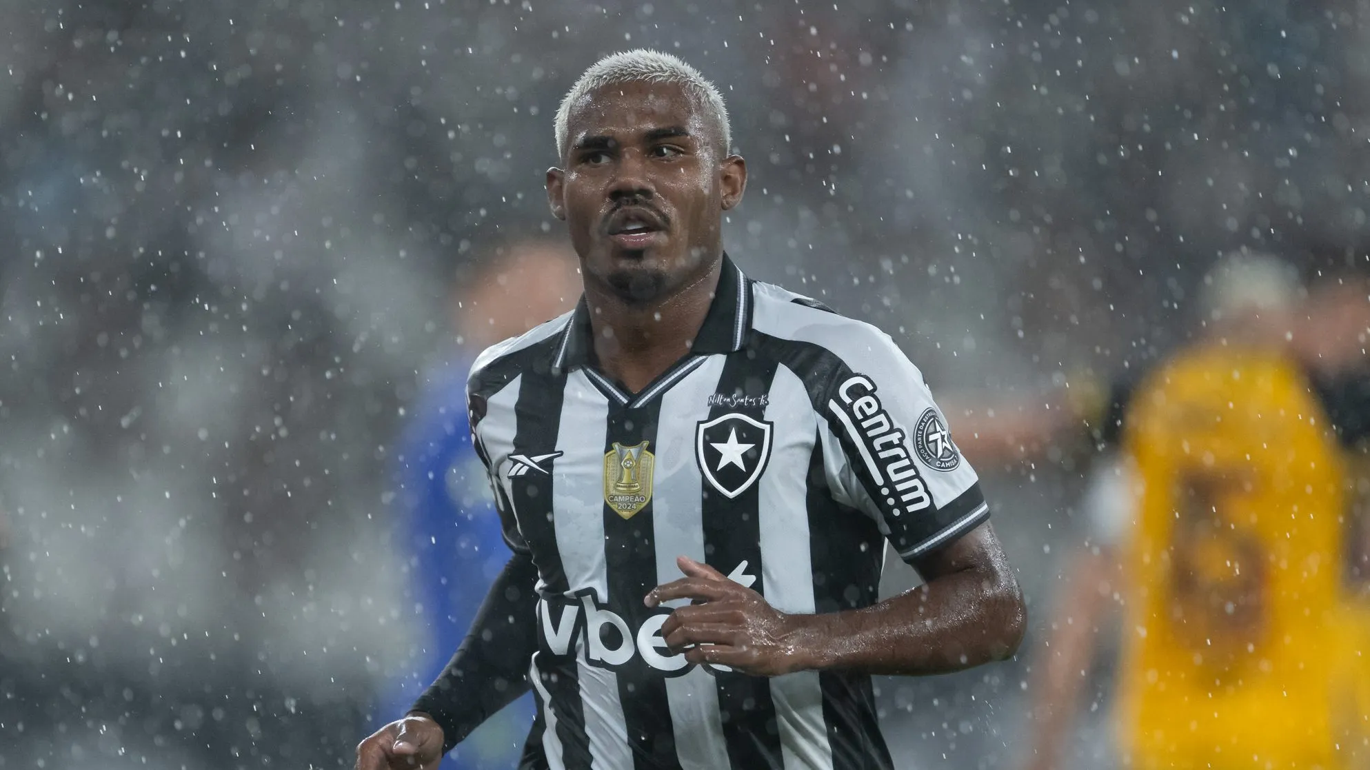 Cuiabano jogador do Botafogo durante partida contra o Sport no estadio Engenhao pelo campeonato Brasileiro A 2025. Foto: Jorge Rodrigues/AGIF
