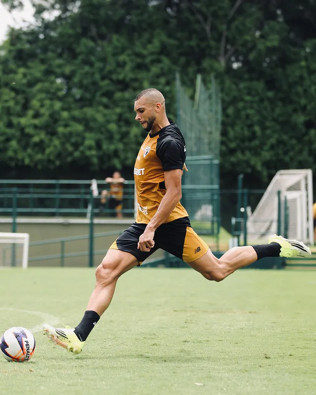 Dória treinando no São Paulo – Foto: Erico Leonan / São Paulo FC