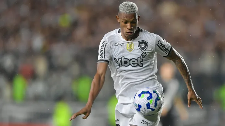 Danilo jogador do Botafogo durante partida contra o Vasco no estadio Sao Januario pelo campeonato Copa Do Brasil 2025.