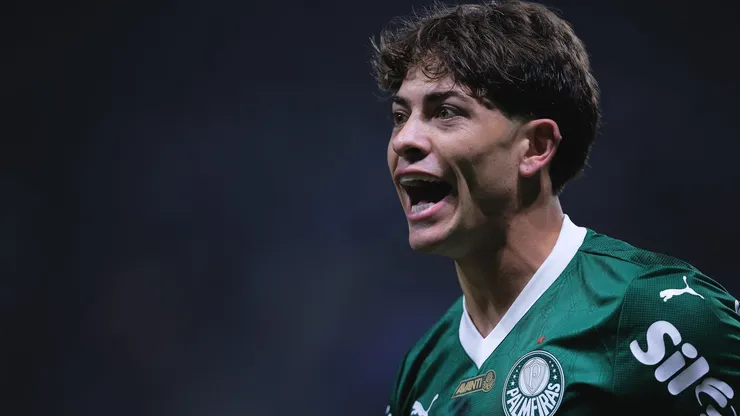 Giay deseja seguir no Palmeiras