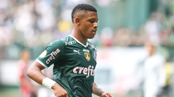 Danilo jogador do Palmeiras durante partida contra o Sao Paulo no estadio Arena Allianz Parque pelo campeonato Brasileiro A 2022.
