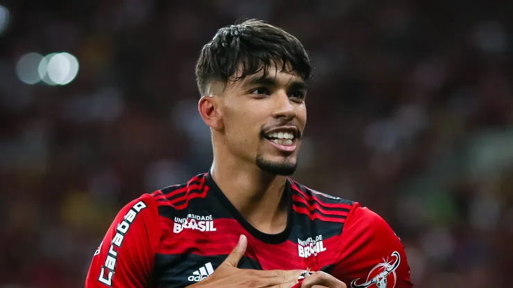 Lucas Paquetá pelo Flamengo em confronto diante do Botafogo. (Photo by Buda Mendes/Getty Images)