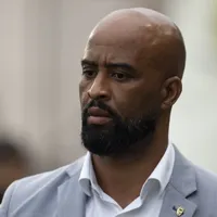 Internacional fica próximo de contratar zagueiro que atua no exterior