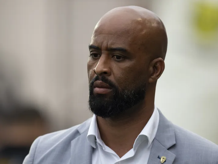 Internacional fica próximo de contratar zagueiro que atua no exterior