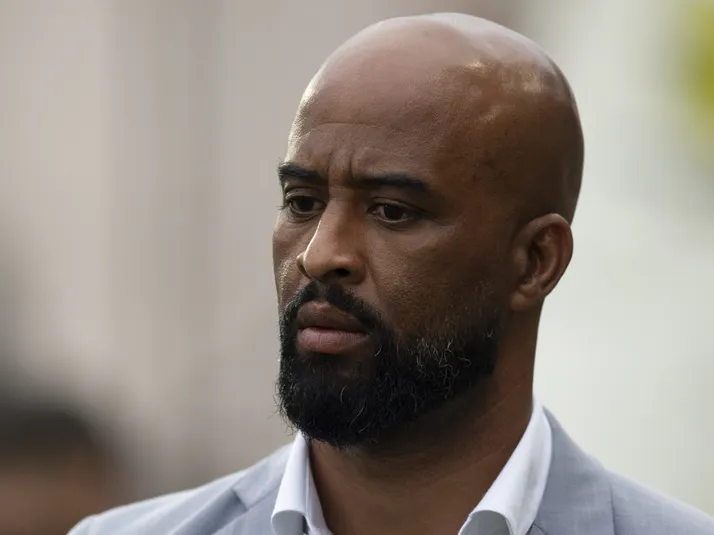 Internacional fica próximo de contratar zagueiro que atua no exterior