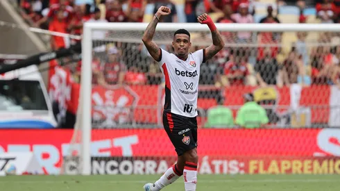 Alerrandro segue na mira do Fluminense
