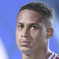 Santos é avisado que Internacional busca permanência de Vitinho