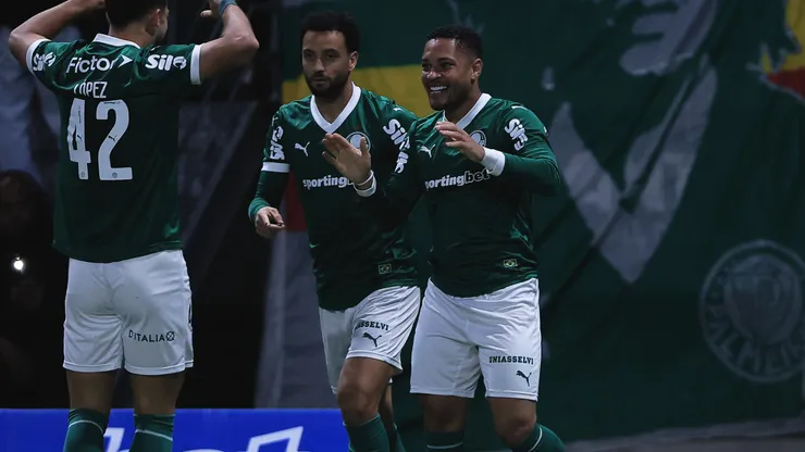 Vitor Roque e Felipe Anderson pelo Palmeiras. Foto: Ettore Chiereguini/AGIF