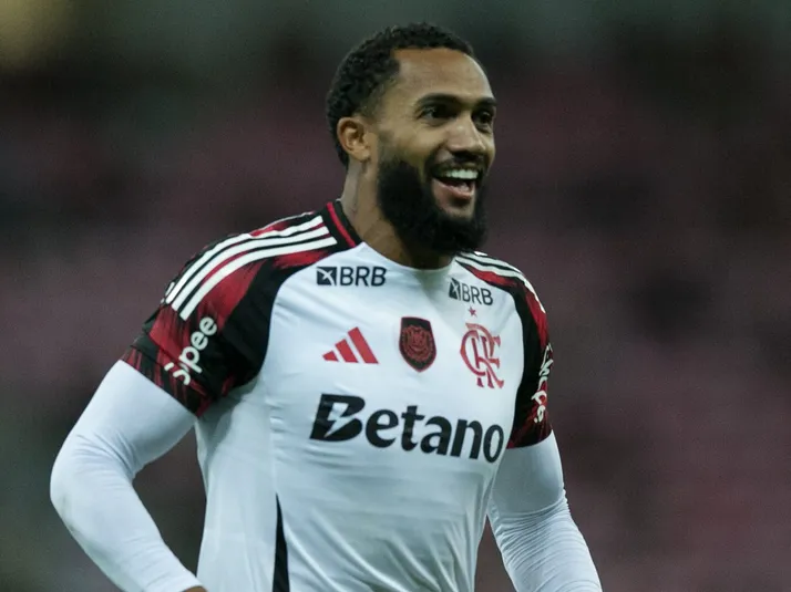 Juninho lamenta as poucas chances no Flamengo