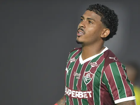 John Kennedy se recupera de lesão, treina no Fluminense e deve retornar
