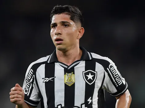 Savarino encaminha saída do Botafogo para jogar no Fluminense