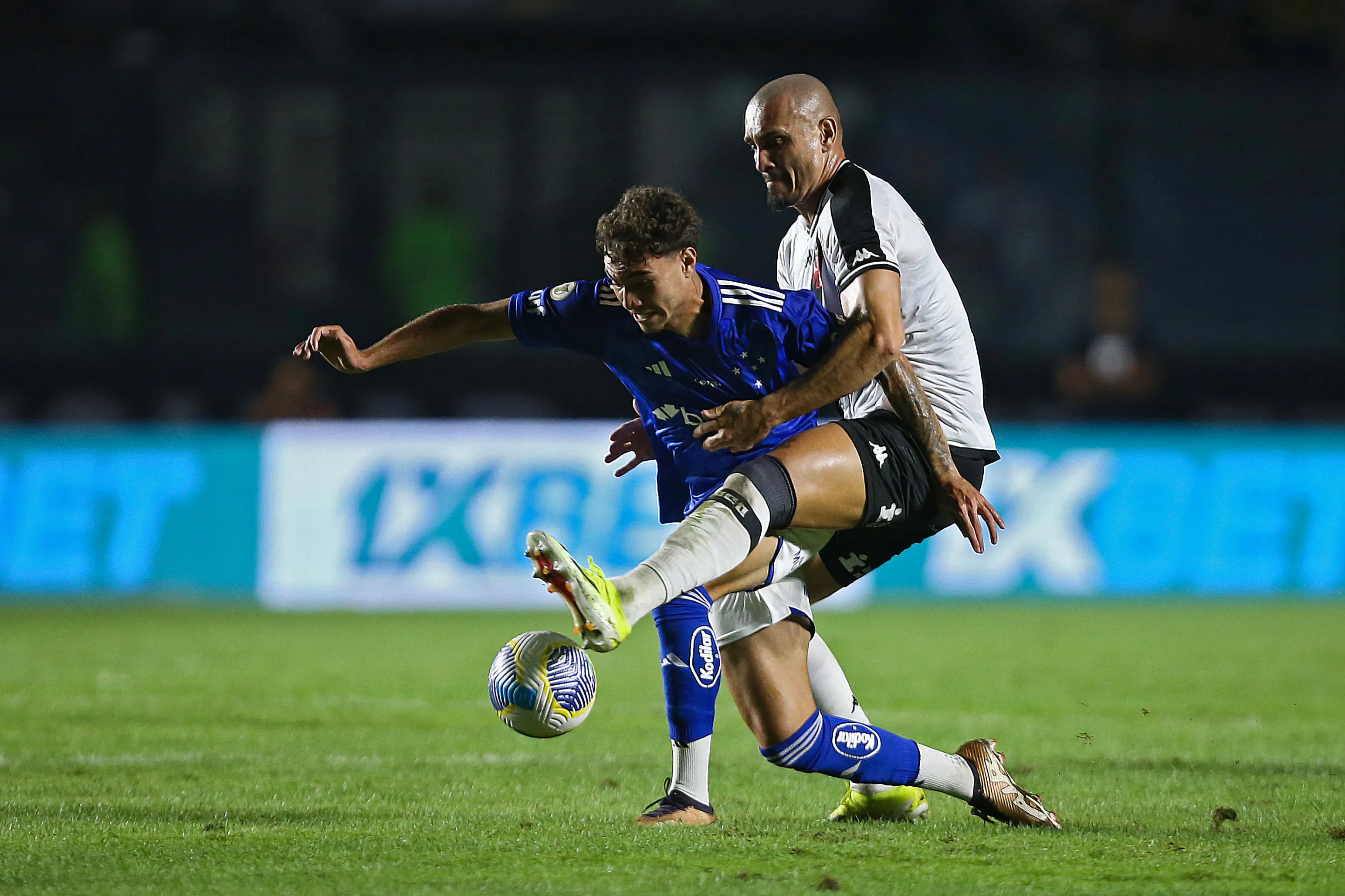 Arhtur Viana atuando em Cruzeiro x Vasco em 2024 – (Photo by Wagner Meier/Getty Images)