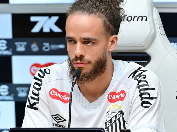 Santos prepara saída e Brahimi negocia retorno à França