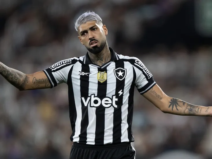 Alexander Barboza fala sobre futuro e admite desejo de ficar no Botafogo